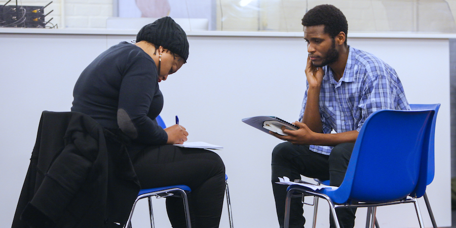 Une session de l'École Fondamentale à Bruxelles
